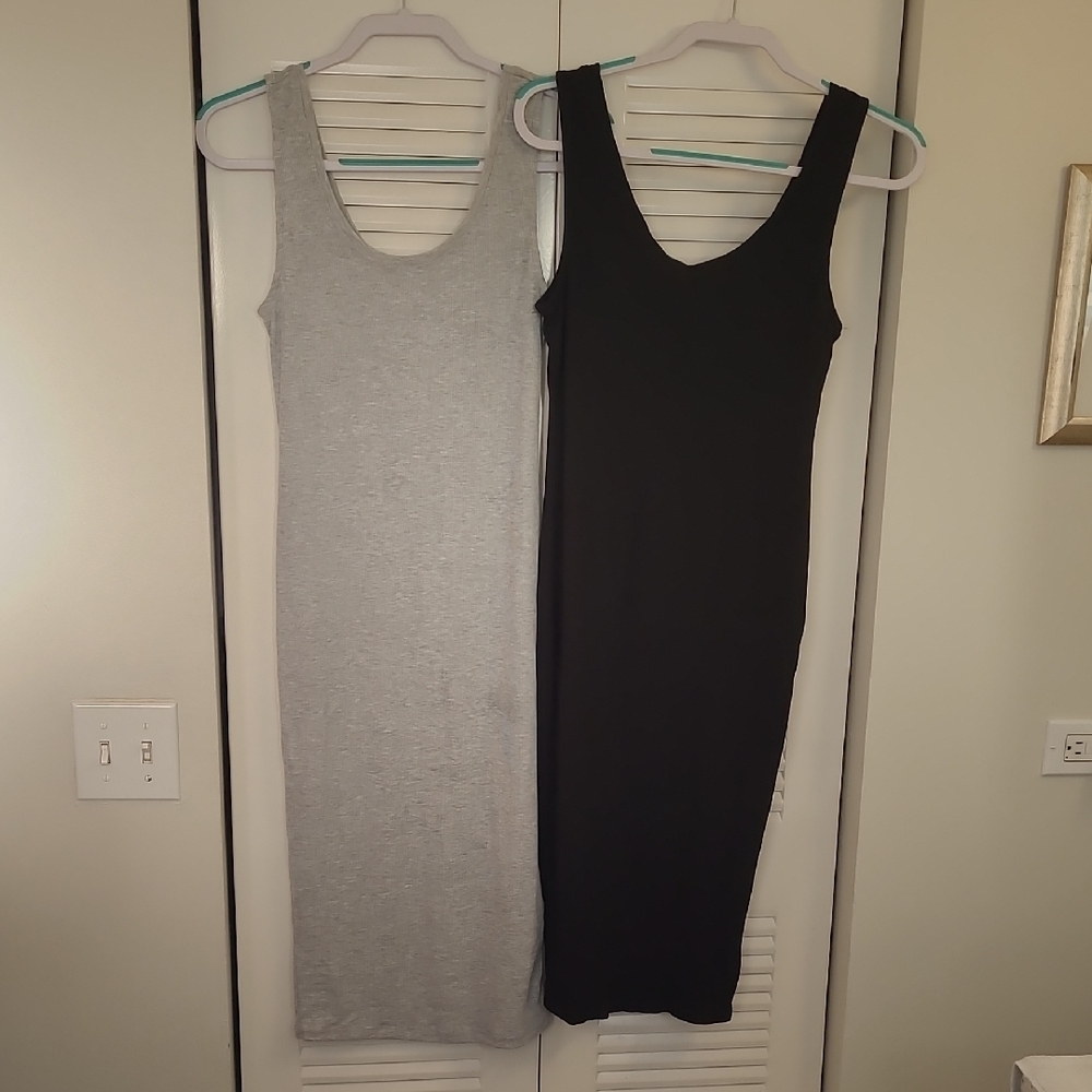 Ambiance Sleeveless Scoop Neck Bodycon Midi Dress in Black and Gray